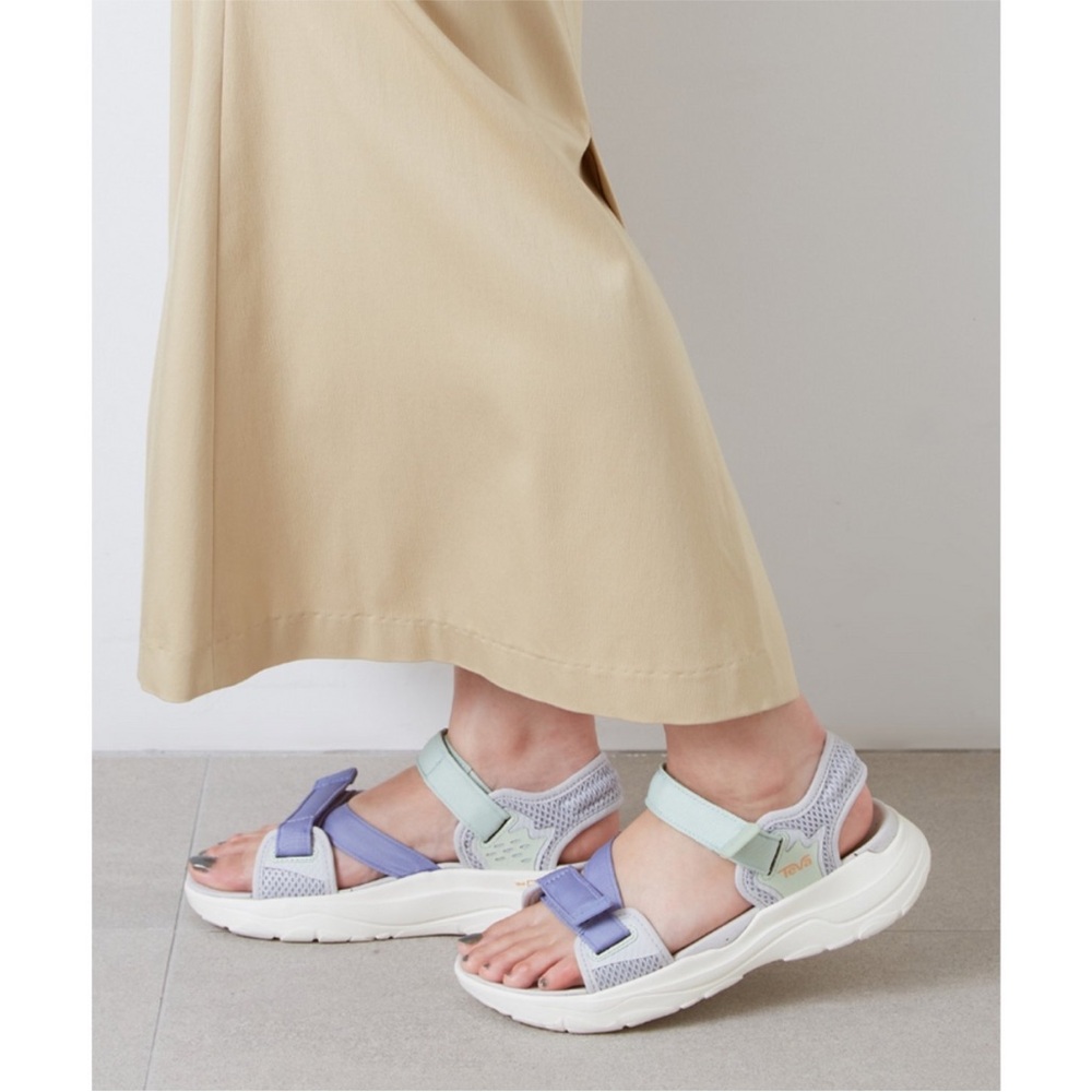 Teva Zymic Light Multicolored Strappy Hikimg Sport Sandal Size 6